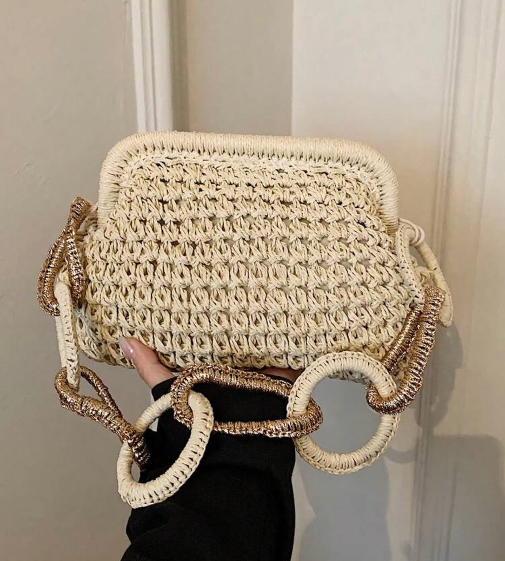 SANDY MUSE - beige indossata seduta