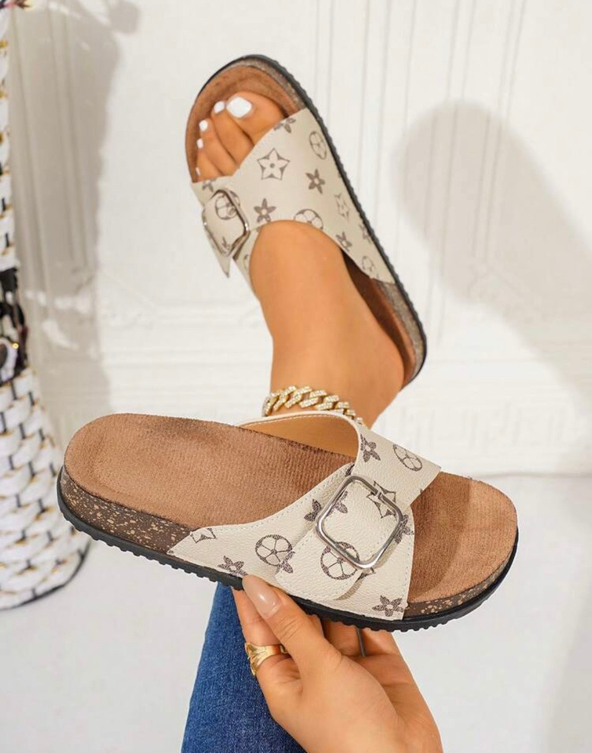 IVORY STEP - beige indossata