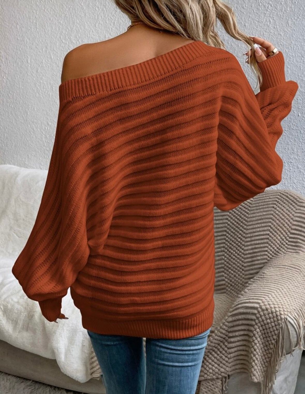 CHARLOTTE – Maglia Morbida Off Shoulder