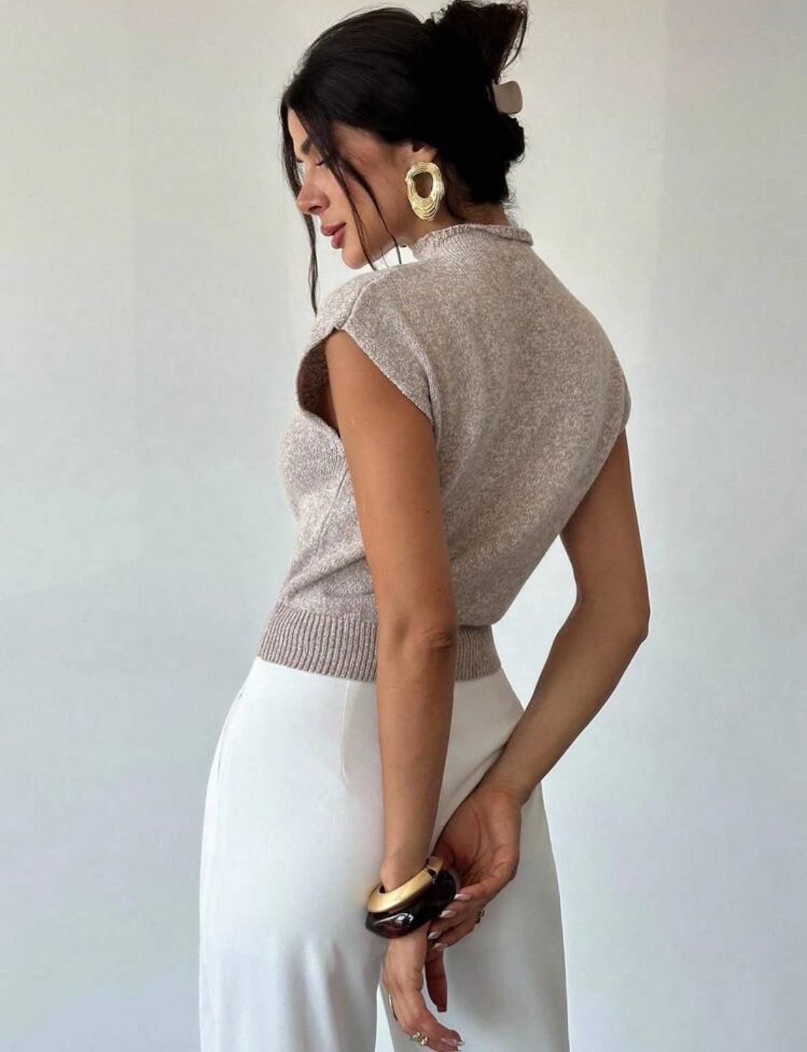 ÉLÉA – Maglia Collo Alto con Spalla Strutturata