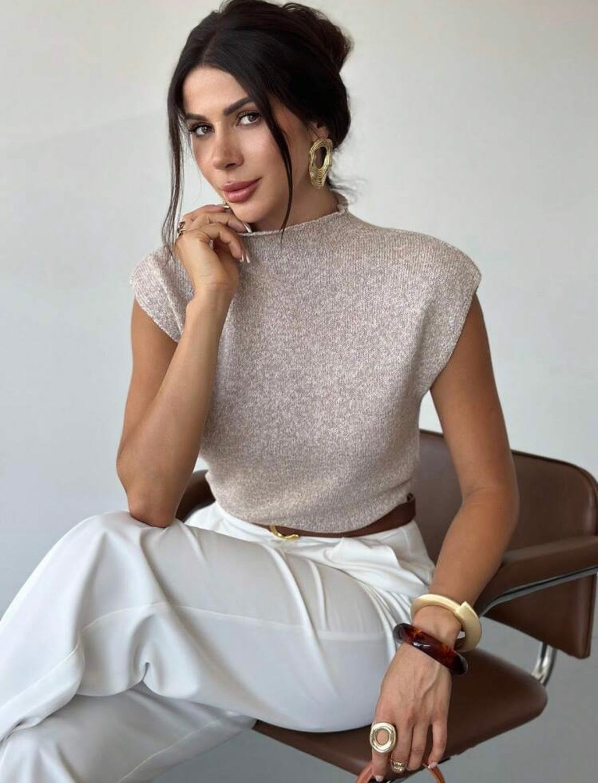 ÉLÉA – Maglia Collo Alto con Spalla Strutturata